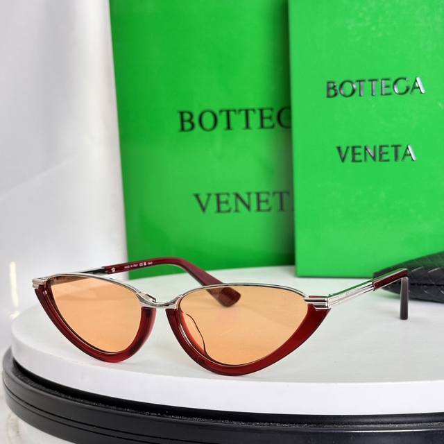 Bottega Venet*Model: Bv1346Ssize: 56 ports 17-145 Bottega Venet*Model: Bv1346Ssize: 56 ports 17-145