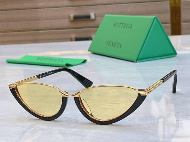 Bottega Venet* new sunglasses, Model: Bv1346S, Size: 56 Bottega Venet* new sunglasses, Model: Bv1346S, Size: 56