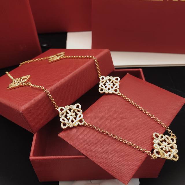Product Number Ly Loewe's latest diamond-encrusted necklace, batch Z, brass mate Product Number Ly Loewe's latest diamond-encrusted necklace, batch Z, brass mate