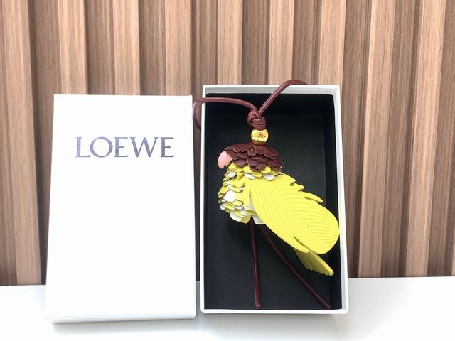 Loewe New Yellow Parrot Ddd Loewe New Yellow Parrot Ddd