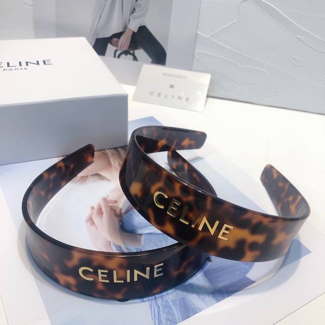 New Arrival: Celine Headband! 1:1 High-Quality Imported Material. Autumn/Winter New Arrival: Celine Headband! 1:1 High-Quality Imported Material. Autumn/Winter