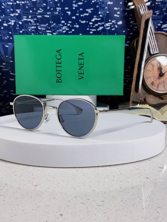 Bottega Veneta European and American style oval small frame sunglasses, metal fr Bottega Veneta European and American style oval small frame sunglasses, metal fr