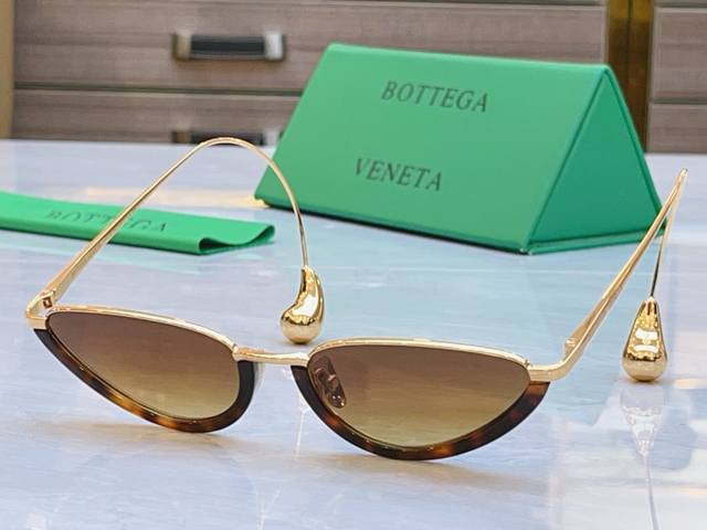 Bottega Venet* New sunglasses, Model: Bv1700La, Size: 55 (17-145mm) Ddd Bottega Venet* New sunglasses, Model: Bv1700La, Size: 55 (17-145mm) Ddd