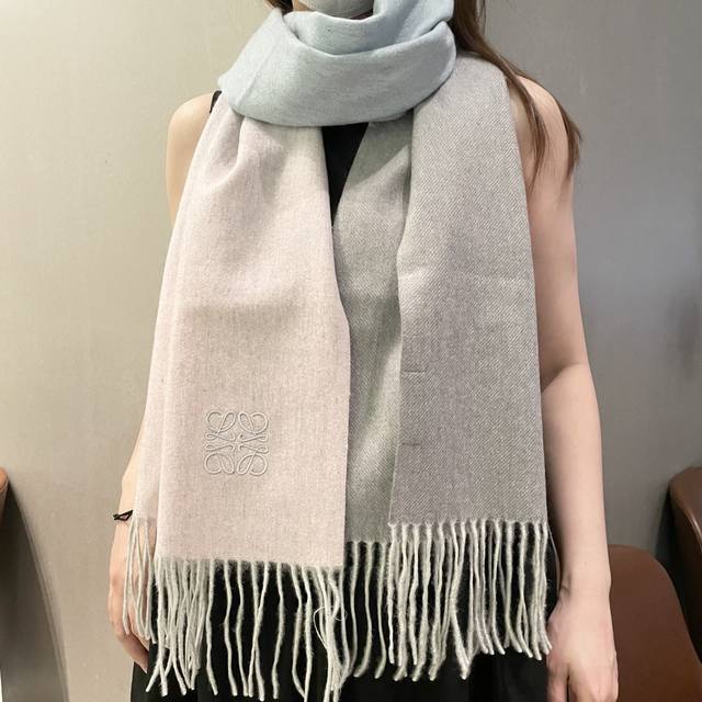 Loewe's latest order this year, honestly, 100% recommended for gifting or person Loewe's latest order this year, honestly, 100% recommended for gifting or person