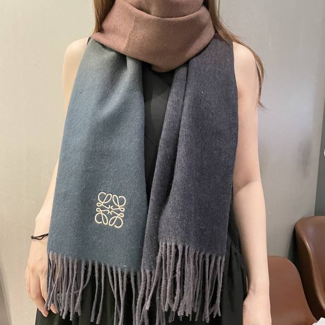 Loewe's latest order this year, honestly, 100% recommended for gifting or person Loewe's latest order this year, honestly, 100% recommended for gifting or person