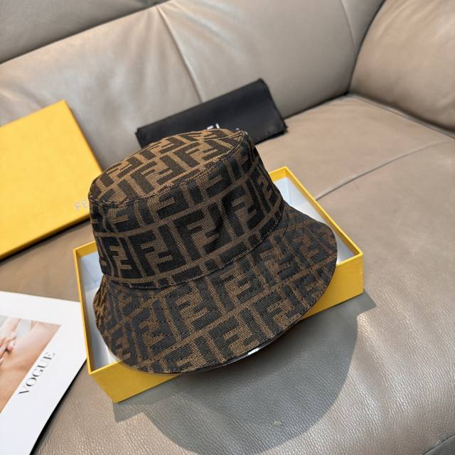 Comes with a tote bag. New Fendi bucket hat, top-quality replica, 1:1 mold made Comes with a tote bag. New Fendi bucket hat, top-quality replica, 1:1 mold made