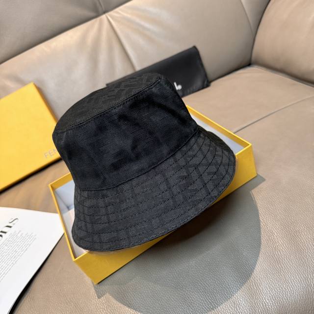 Comes with a tote bag. New Fendi bucket hat, top-quality replica, 1:1 mold made Comes with a tote bag. New Fendi bucket hat, top-quality replica, 1:1 mold made