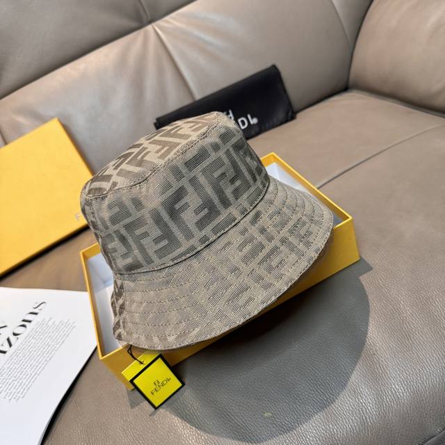 Comes with a tote bag. New Fendi bucket hat, top-quality replica, 1:1 mold made Comes with a tote bag. New Fendi bucket hat, top-quality replica, 1:1 mold made