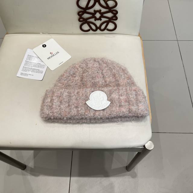 Moncler Autumn/Winter Wool Hood, Large Head Wrap, Makes Face Look Smaller, Solid Moncler Autumn/Winter Wool Hood, Large Head Wrap, Makes Face Look Smaller, Solid