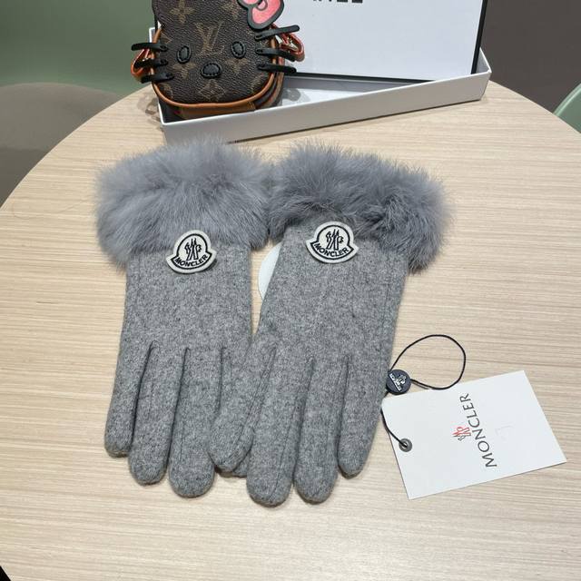 Moncler wool gloves, stylish gloves, warm fleece lining for autumn and winter, c Moncler wool gloves, stylish gloves, warm fleece lining for autumn and winter, c