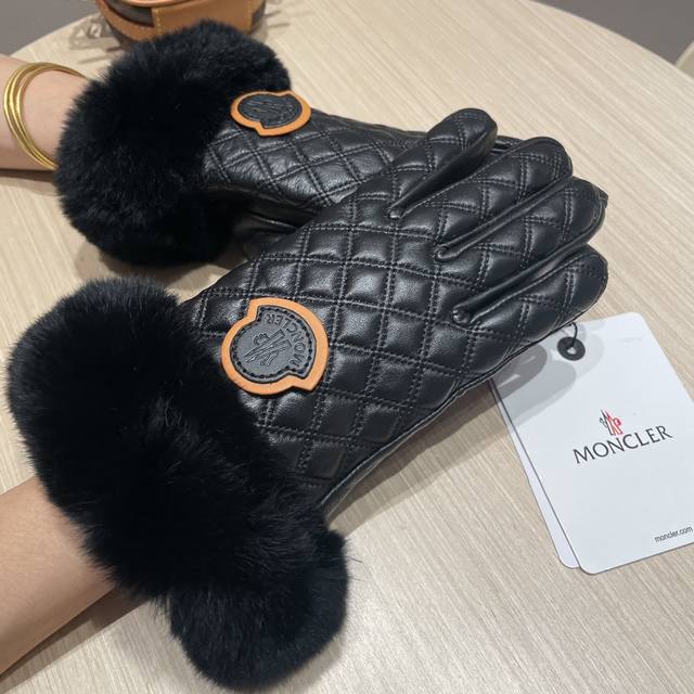 Moncler Women's New Style Sheepskin Rabbit Fur Gloves, fashionable gloves, warm Moncler Women's New Style Sheepskin Rabbit Fur Gloves, fashionable gloves, warm