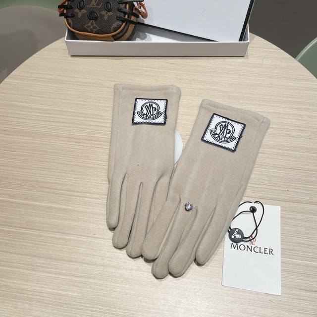 Moncler Autumn/Winter Women's Thick Outdoor Cycling, Electric Bike, Driving, Win Moncler Autumn/Winter Women's Thick Outdoor Cycling, Electric Bike, Driving, Win