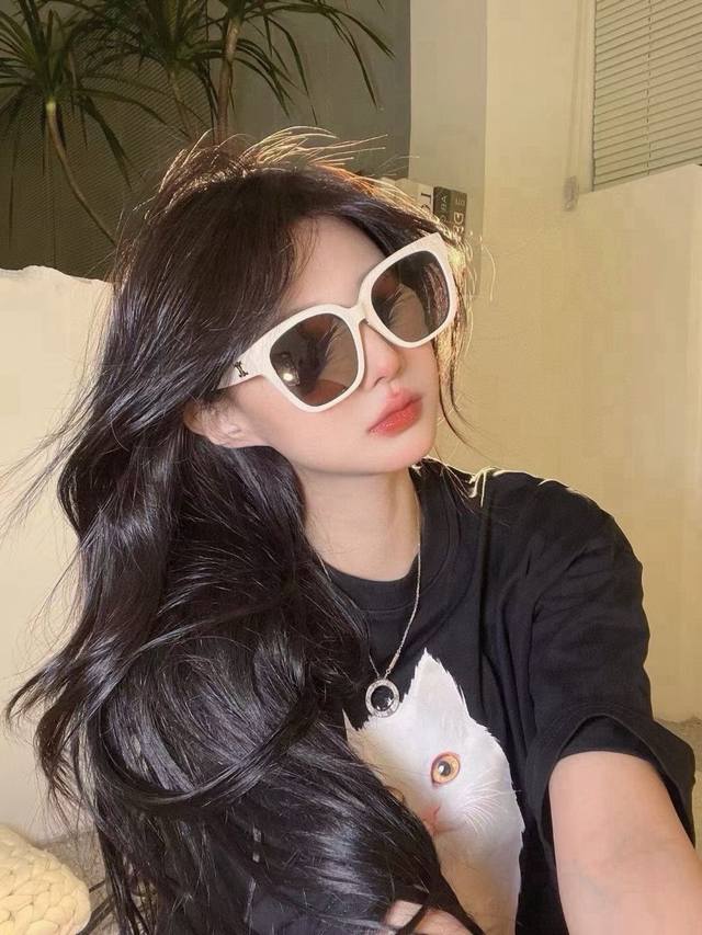 Celine Celine Model: Cl40222 F Szie: 55 mouth 21-145 Ddd Celine Celine Model: Cl40222 F Szie: 55 mouth 21-145 Ddd