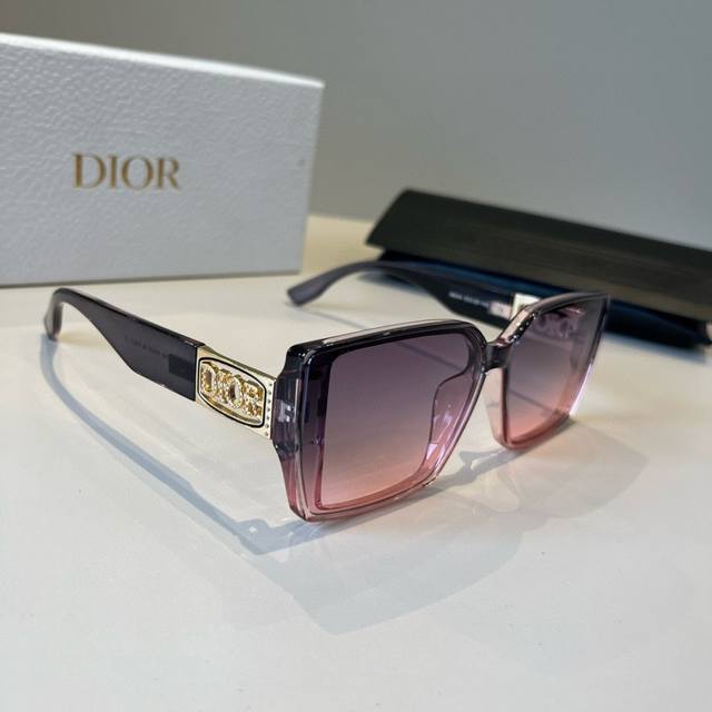 Dior sunglasses, sunglasses you'd want to weld onto your face. High-quality prod Dior sunglasses, sunglasses you'd want to weld onto your face. High-quality prod