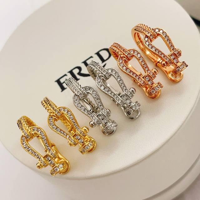 Fe003 Gold Fe004 Silver Fe005 Rose Gold Frde's latest three-color diamond-encrus Fe003 Gold Fe004 Silver Fe005 Rose Gold Frde's latest three-color diamond-encrus