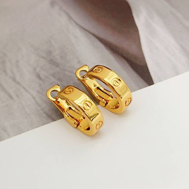 Ke049 Cartie* Latest Cartier gold-tone polished earrings, made of the same brass Ke049 Cartie* Latest Cartier gold-tone polished earrings, made of the same brass