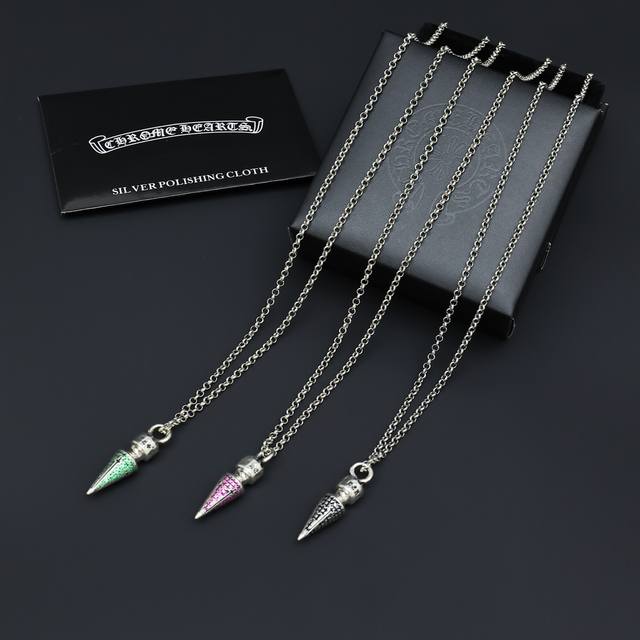 This is the coolest Chrome Hearts necklace ever! It's a must-have! Factory dire This is the coolest Chrome Hearts necklace ever! It's a must-have! Factory dire