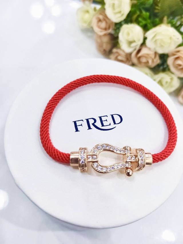 Fred Froce Rose Gold Full Diamond Horseshoe Buckle Red Rope Bracelet - A must-ha Fred Froce Rose Gold Full Diamond Horseshoe Buckle Red Rope Bracelet - A must-ha