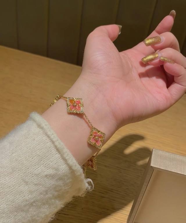 V Gold Material Perfect Match Fabric Cellati Pink Mother-of-Pearl Bracelet DDD