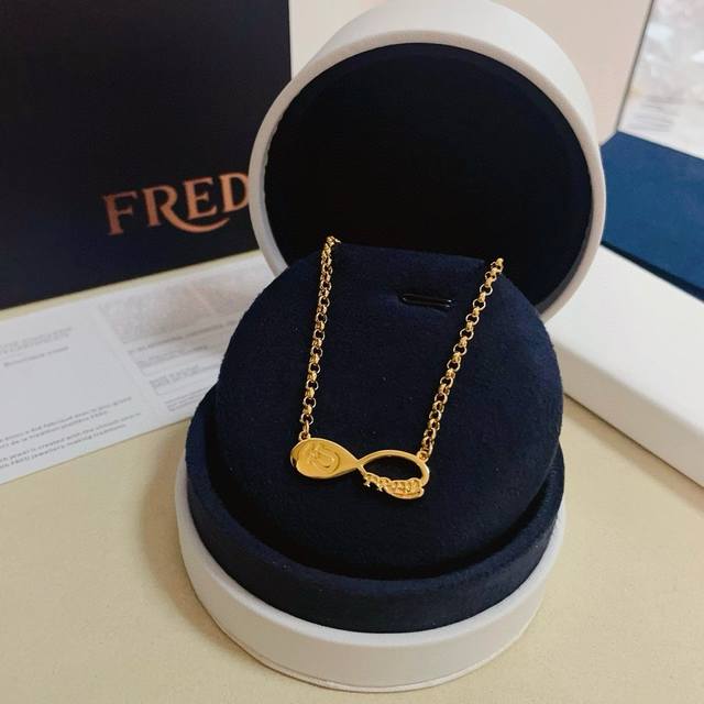 Fred 8-Shaped Buckle Necklace, High-End Custom-Made, Premium Material, Thick Ele
