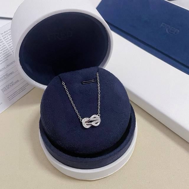 Fred Half-Diamond 8-Shaped Clasp Necklace, Precision Micro-Set, High-End Custom-