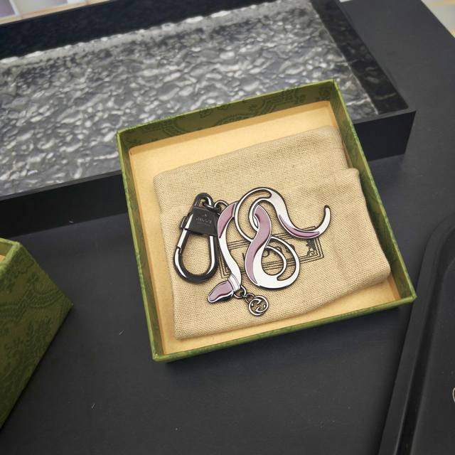 Gg New Arrival Parrot-Patterned Accessories Crafted With Printed Or Embroidered
