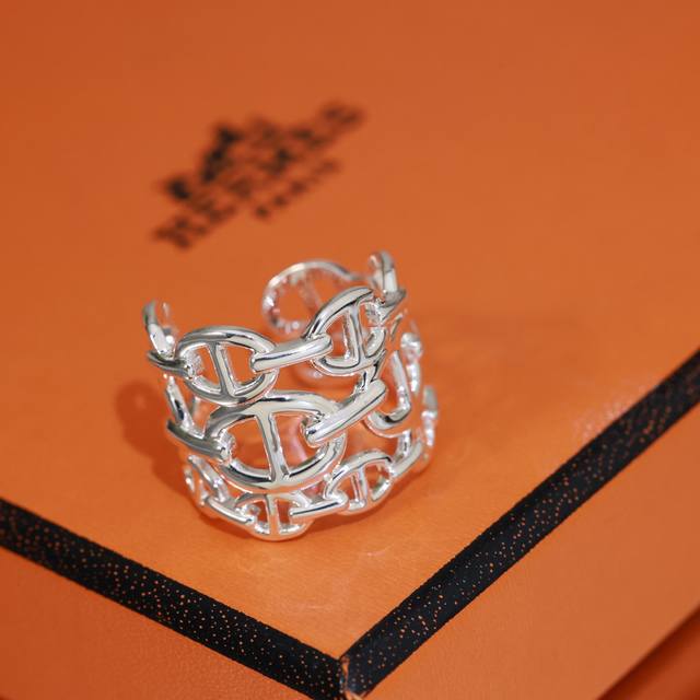 Wide-Face Ring Herm