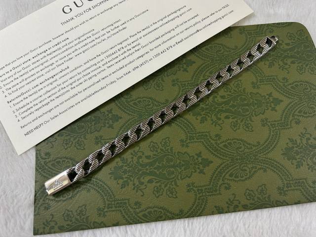 Gucci Gucci Striped Interlocking Bracelet Length: 18-20-22 Cm