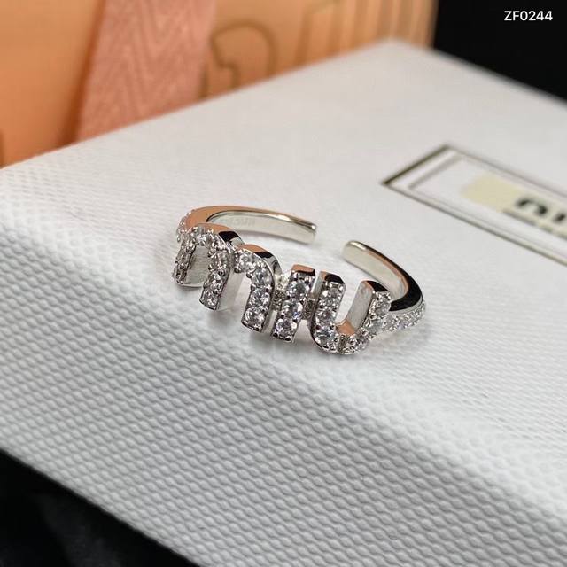 Miumiu New Ring, Original Quality Essential Delicate Accessory, Suitable For All