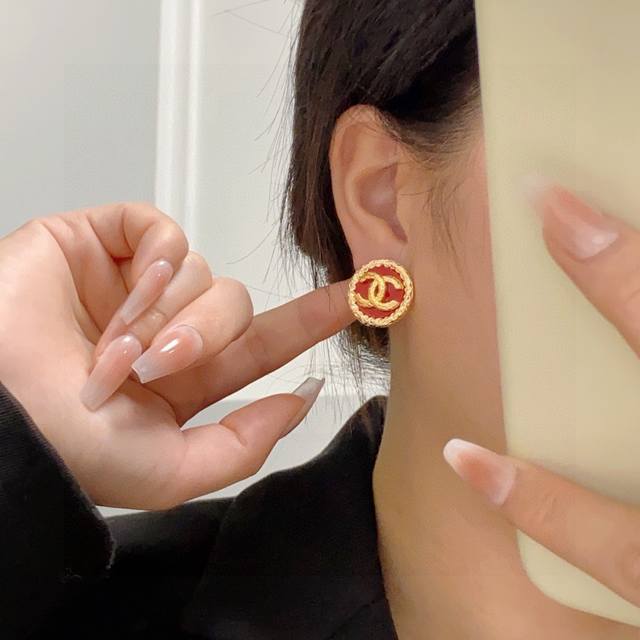 New Chanel Pearl Earrings New Year Red Retro Earrings Vintage Gold, Black, And R