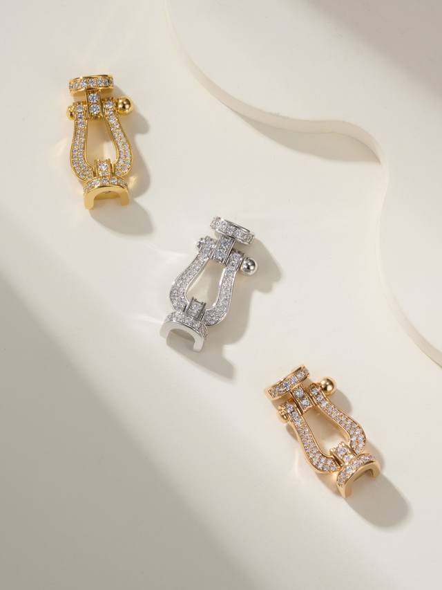 Force 10-Degree Clasp Inspired By The 1966 Masterpiece. Large Size Full Diamond