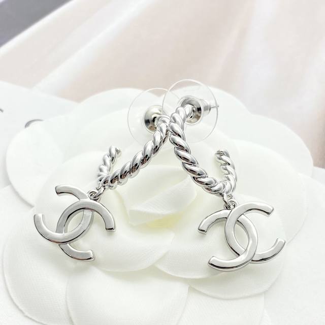 Code E2897 0237825 Chanel Earrings Hot Selling New Arrival Chan 25 Silver Twiste