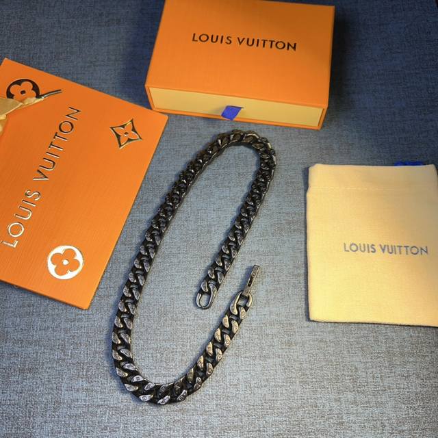 Louis Vuitton Chain Links Cuban Chain Couple Necklace Lv Chain Links Necklace Fe