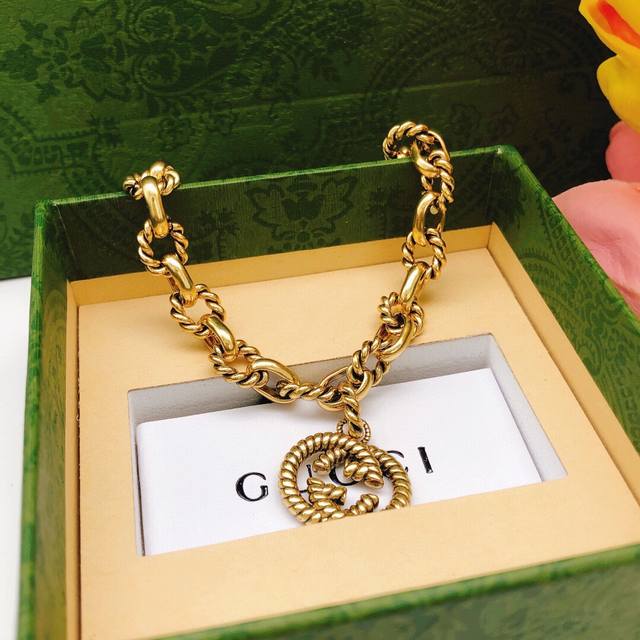 Number Gsl0027 Gucci Interlocking G Hand Chain