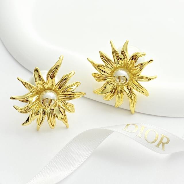 Code E2879 0257820 Dior Ear Studs, Hot-Selling Styles Now Available! Dior Double
