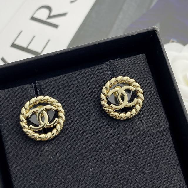 Code E2876 0237820 Chanel Earring Bestseller Now Available Chan 25 Lace-Patterne