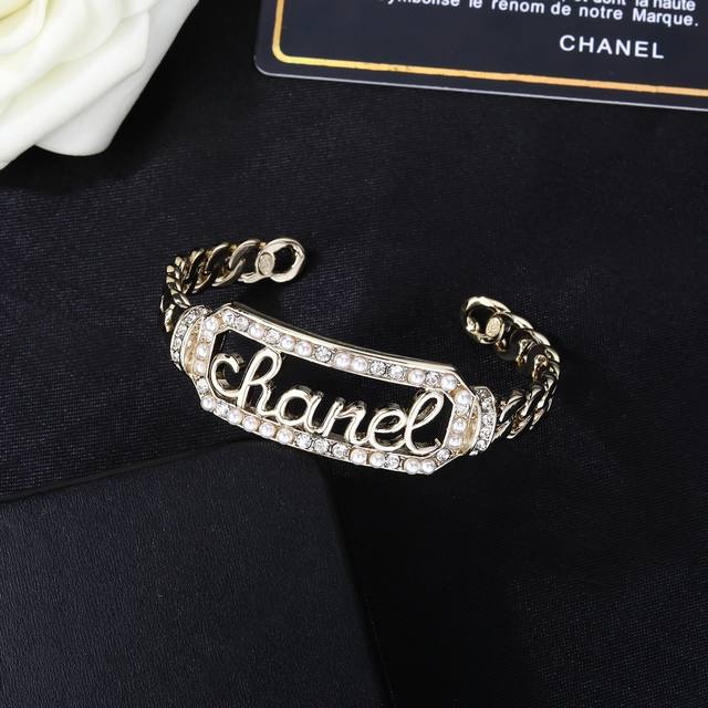 Chanel New Double C Bracelet Every Detail Is Meticulously Crafted. This Design I