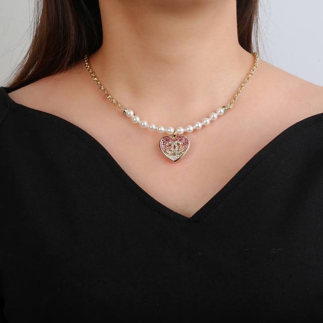 Chanel New Pearl Heart Necklace