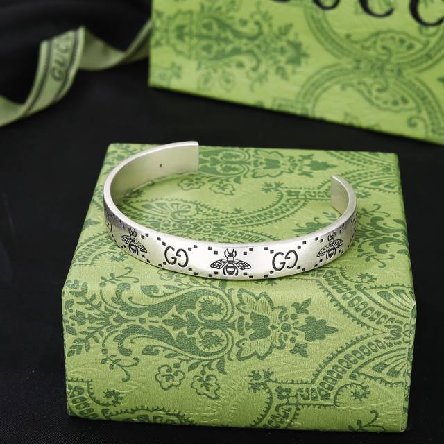 Gucci Gucci's Latest Hot Release: Double G Bracelet. Absolutely Gucci's Style