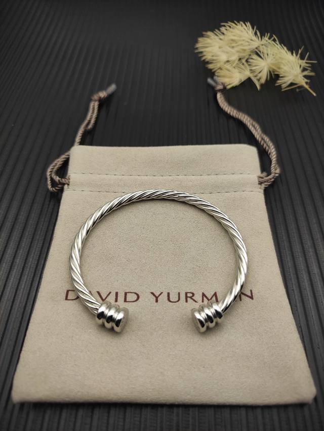 David Yurman Silver 4Mm Double-Headed Three-Prong Bracelet. Id: Dysz-321