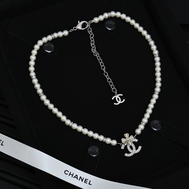 Chanel Four-Leaf Clover Double C Pearl Necklace] Absolutely Stunning And Etherea