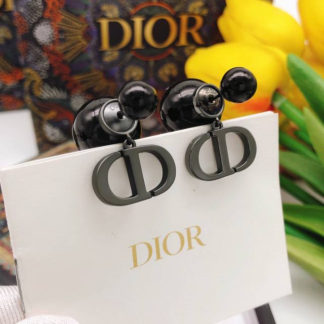 Code Ded0184 Dior Letter Cd-Sized Pearl Stud Earrings Black High-End