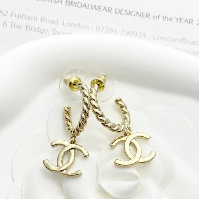 Code E2897 Chanel Earrings Hot Selling New Arrival Chan 25 Light Gold Braided Ho