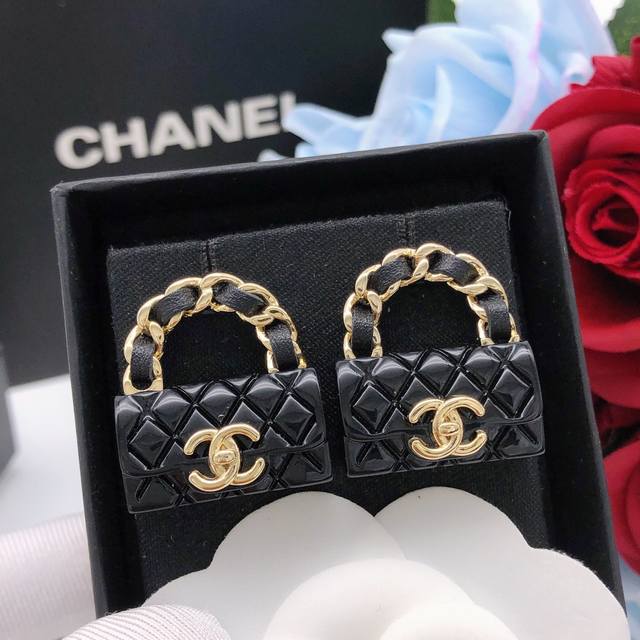Id Xed02 Large Chanel Goose Bag Ear Studs In Black Leather