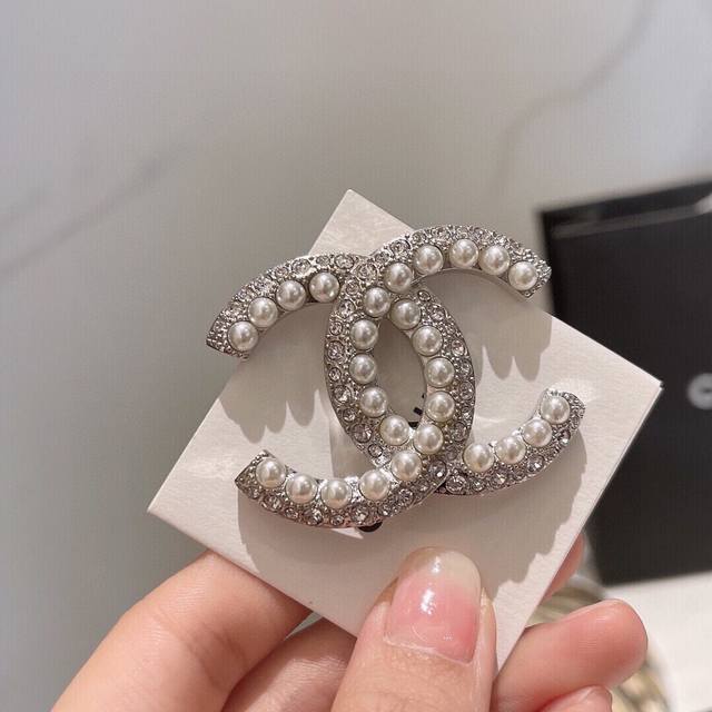 Id Xxz0130 Silver Id Xxz0198 Gold Chanel Brooch, Gold And Silver Two-Tone