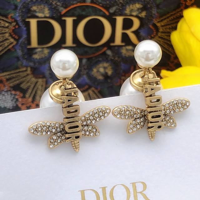 Model No. Ded0163 Cd-Sized Pearl Small Bee Ear Studs, Same Material, 925 Silver