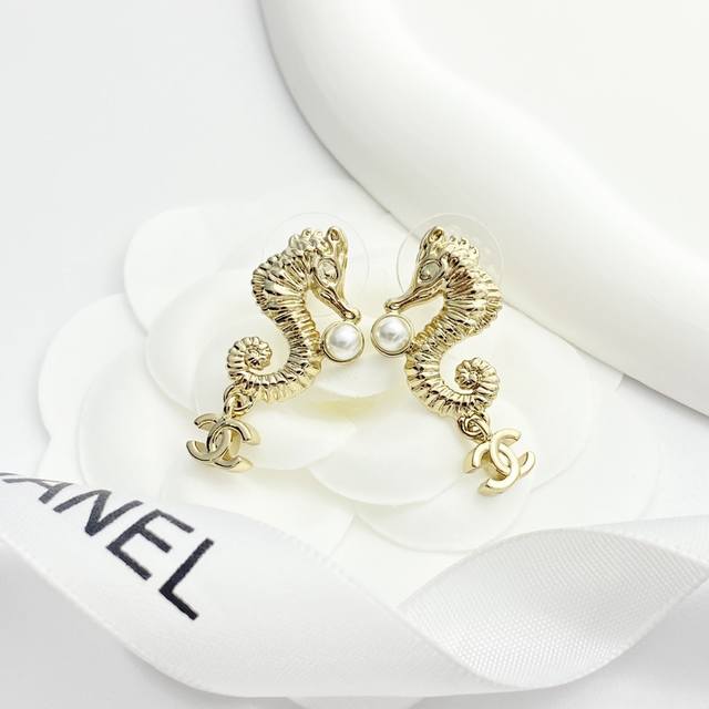 Code E2887 Chanel Earrings Hot Selling New Arrival Chan 25 Light Gold Seahorse D