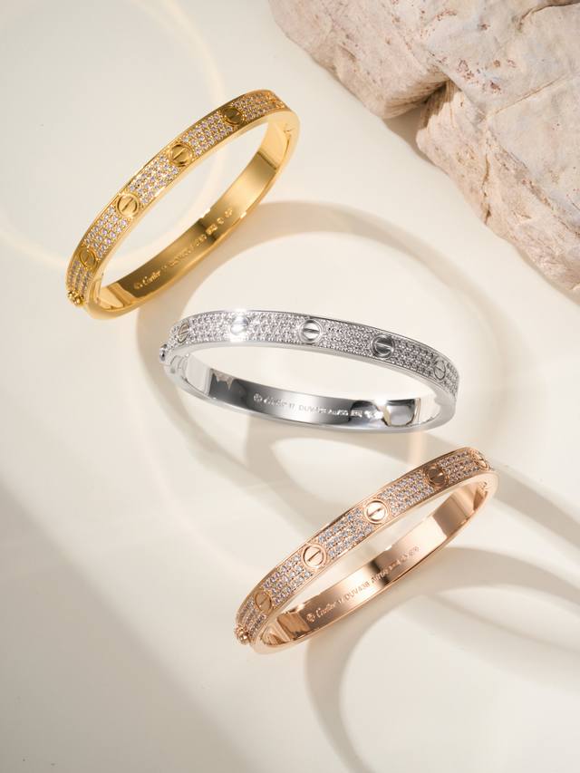 Hand-Set Version Classic Wide Starry Sky Love Bracelet. The Hand-Set Diamond Ver