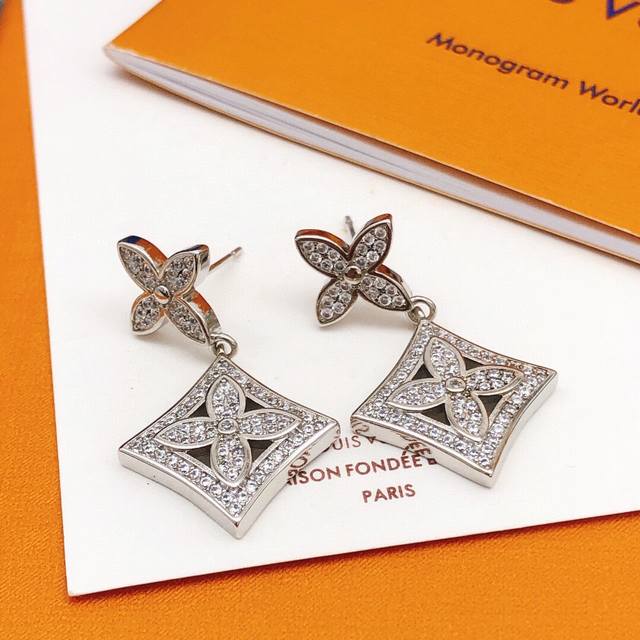Model No. Led0127 Lv*Latest Style Diamond-Shaped Vintage Ear Studs, Zp Brass Mat