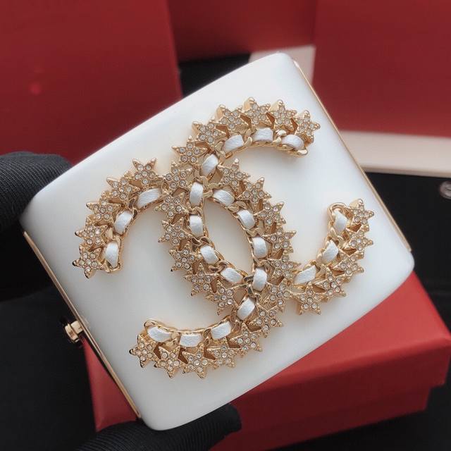 Number Xsz0033 Ch*Nel's Latest White Resin Bracelet, Consistent With Zp Brass Ma